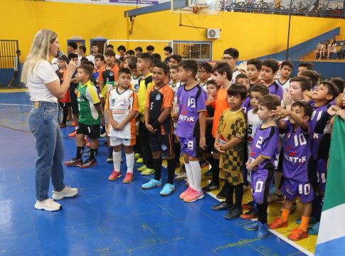 Abertura dos Campeonatos de Base agita o Ginásio Antônio Carrocini