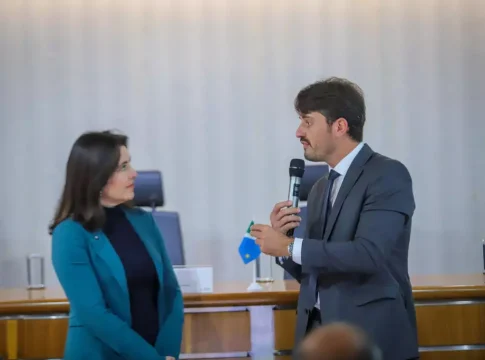 Prefeitos de MS cobram ministra por repasse de restos a pagar da União