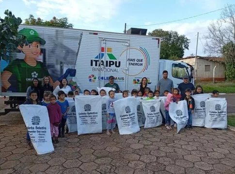 Tacuru: Alunos do CEI Sorriso da Criança vivenciam na prática a importância da reciclagem