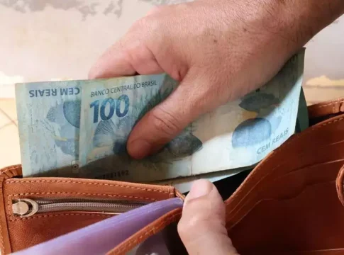 Servidores do Estado recebem salário no segundo dia útil de julho