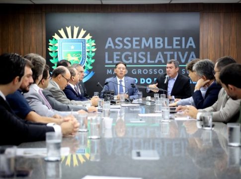 Nova arquitetura e conceito: Governo apresenta aos deputados expansão da infra e desafios da saúde em MS