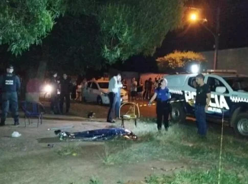 Um ano após matar o marido esfaqueado, mulher tem audiência marcada pela Justiça