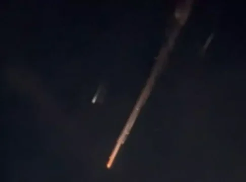 Luz no céu de MS intriga amigos: meteoro, lixo espacial ou ‘sinal de guerra’?