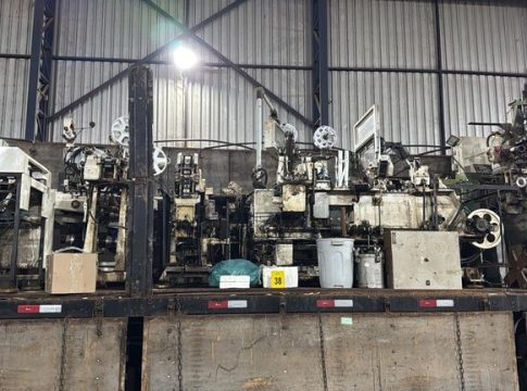 Fábrica clandestina que falsifica cigarros é alvo de operação da Polícia Federal de Guaíra