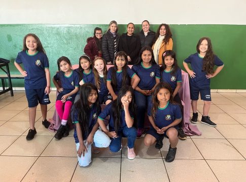 Prefeitura de Japorã realiza entrega de uniformes escolares em todas as unidades da Rede Municipal
