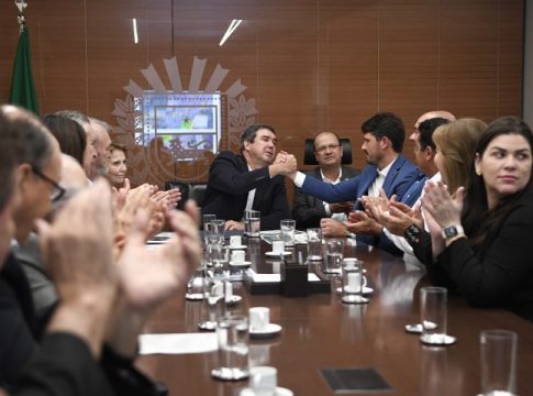 Governador autoriza pavimentação em dois bairros de Itaquiraí