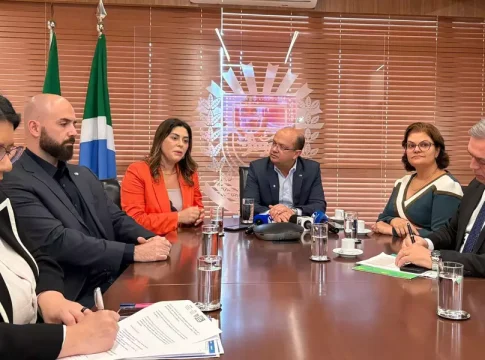 Vítimas de violência terão direito a salário mínimo e auxílio-mobília em MS