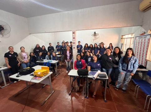 Palestra sobre o Agosto Lílas na Escola Estadual Marechal Rondon nesta terça-feira (19)