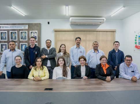 Município de Guaíra realizou ato de posse para seis novos servidores