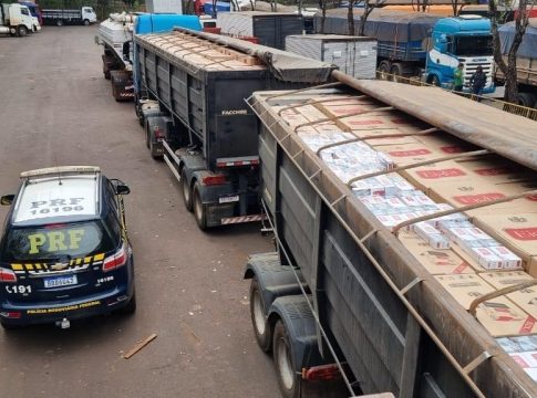 Carreta lotada de cigarros é apreendida em Marechal Rondon