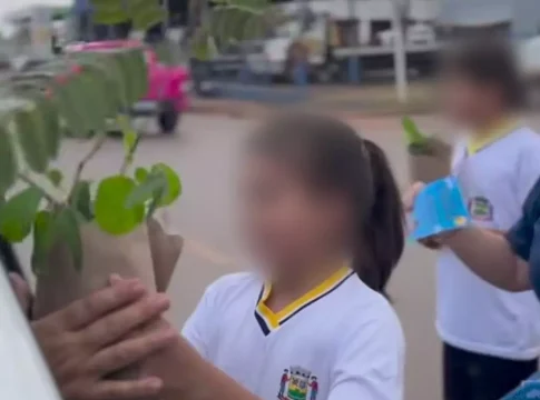 Em meio ao debate nacional, MP pede que município pare de expor fotos de alunos
