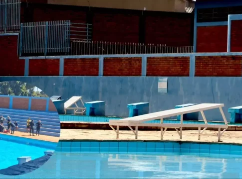 Sem salva-vidas: adolescente que se afogou no Tênis Clube morre na Santa Casa