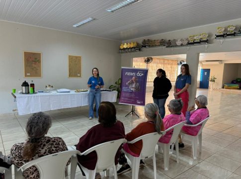 Iguatemi realizou entrega de certificados do projeto Desvendando o Celular Bê-á-bá Digital