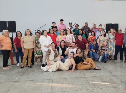 Idosos de Itaquiraí têm dia de lazer e convivência em Mundo Novo