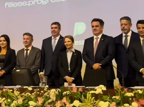 Riedel é elogiado por presidente e fala em erradicação da pobreza na estreia no PP