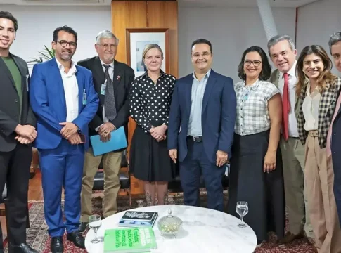 Fábio Trad oficializa filiação ao PT ao lado de parlamentares em Brasília