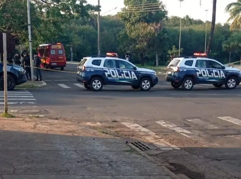 ‘Estava na hora errada e com a pessoa errada’, diz irmã de baleado em atentado