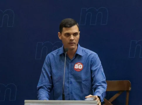 Ex-candidato a prefeito pelo PSOL se filia ao PT para disputar como deputado