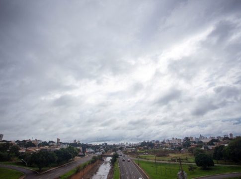 Semana começa com frio de 9ºC, mas vai terminar com calor de 37ºC