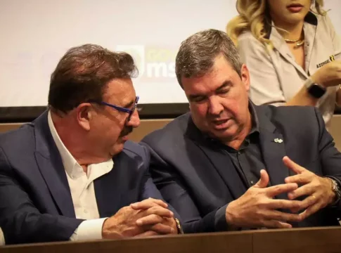 Depois de defender Contar, Ratinho declara apoio a Riedel em 2026