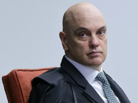 Alexandre de Moraes condena Bolsonaro a 27 anos e 3 meses de prisão em regime fechado