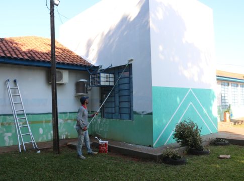 Setor de pintura inicia etapa final de revitalização do Cei Guaicuru