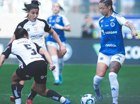 Com o maior público do Independência em 2025, Cruzeiro e Corinthians empatam na 1ª final do Brasileirão feminino