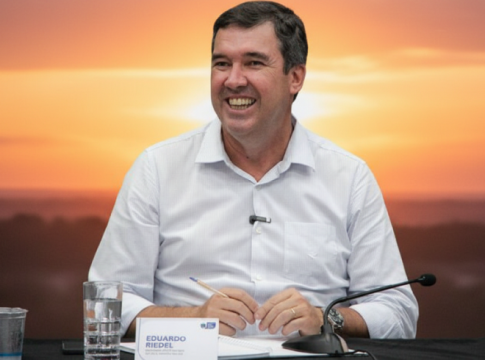 75% da população aprovam gestão de Riedel