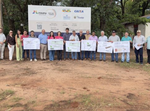 Prefeito Thalles Tomazelli assina ordem de serviço para reforma e revitalização do Bosque Municipal