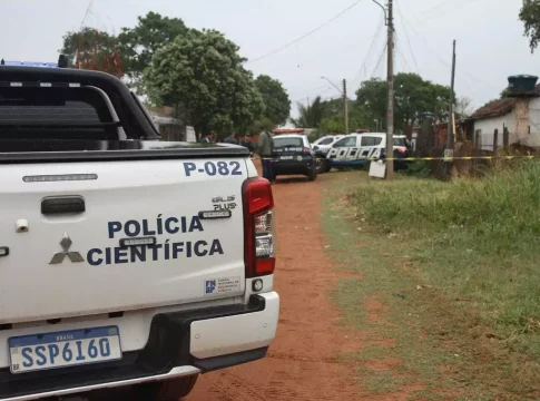 Duas pessoas são encontradas mortas a facadas em boca de fumo no Jardim Colibri