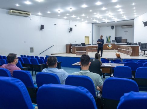 Naviraí apresenta relatórios fiscais e cumprimento de metas