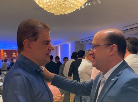 Senador Nelsinho reúne 45 prefeitos em evento