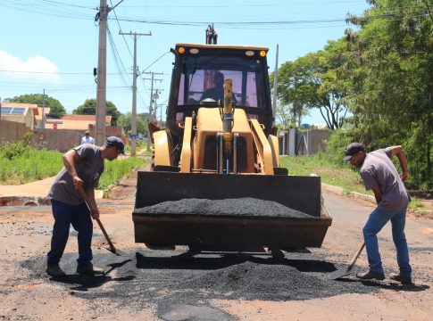 Governo de Mundo Novo deu inicio na recuperação asfaltica no bairro berneck