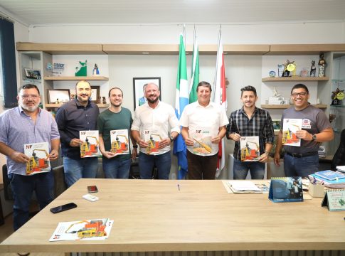 Governo de Mundo Novo recebe empresários catarinenses interessados na implantação de empresa no município