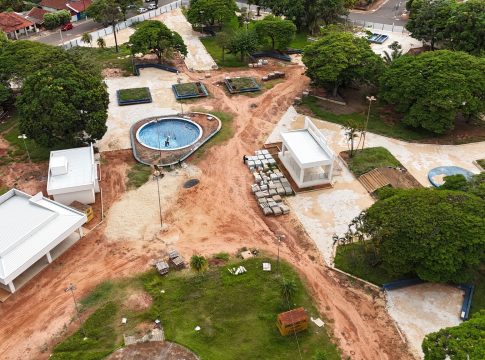 Com 80% das obras concluídas, Praça Santos Tomazelli deve ser uma das mais bonitas do Estado