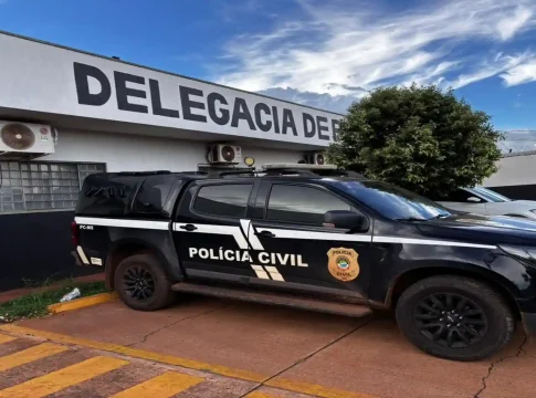 ‘Colega’ se oferece para carregar celular e faz PIX de R$ 4 mil para pagar agiota