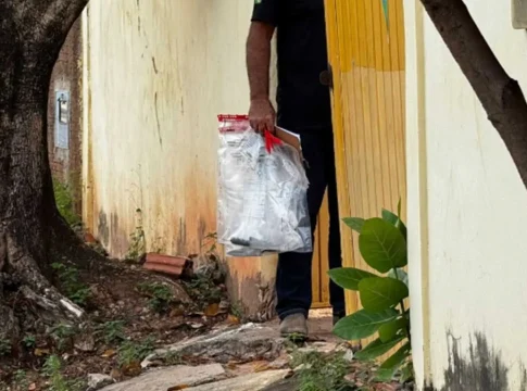 Sinais de luta e sangue: brigas eram frequentes entre filho e Nilza, morta a facadas em Coxim