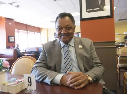 Reverendo Jesse Jackson, ativista dos direitos civis, morre aos 84 anos