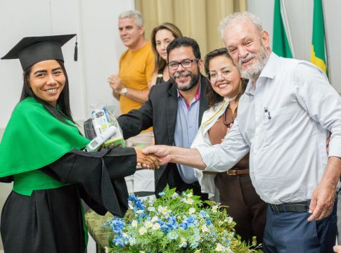 Geraldo Resende celebra certificação de 37 cuidadores de idosos no IFMS de Dourados