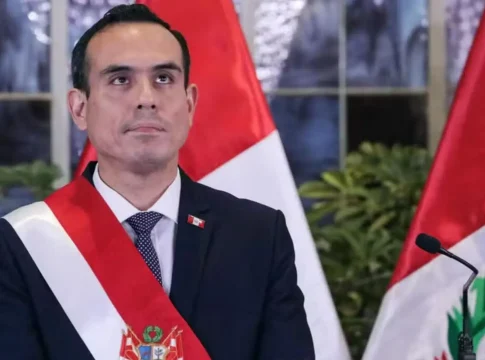 Peru elege sucessor de Jerí após destituição do presidente