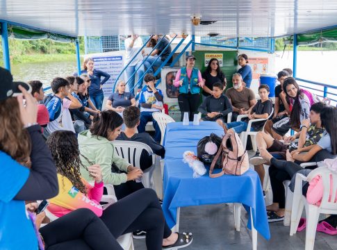 Estudantes participam de roteiro técnico-pedagógico e vivenciam na prática o potencial turístico de Guaíra