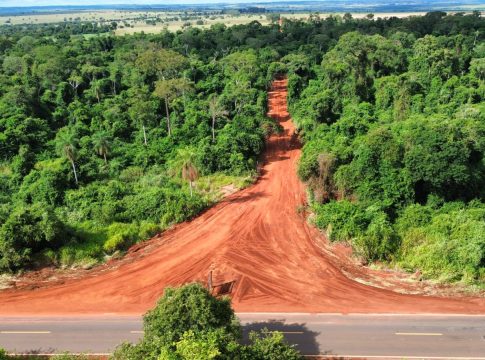 Secretaria Municipal de Obras e Infraestrutura realiza serviços de levantamento, adequação e patrolamento em estradas rurais de Iguatemi
