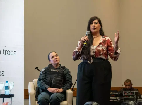 Sobrevivente de ataque que matou filhos denuncia falha do Estado e quer nova lei