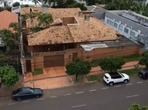 “Vivia fechada”, dizem vizinhos sobre casa onde Bernal diz morar