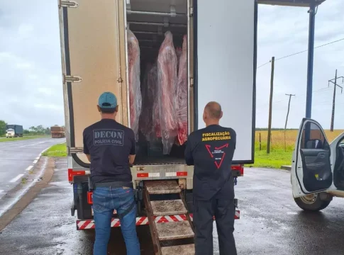 Abordagem leva polícia a entreposto com 4 toneladas de carne clandestina