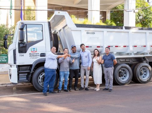 Município de Guaíra realiza entrega oficial de caminhão caçamba para reforçar serviços de infraestrutura