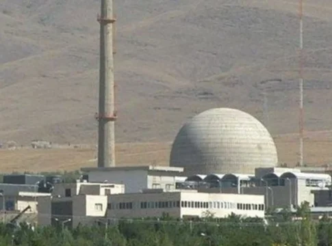 Irã acusa Estados Unidos e Israel de bombardear principal complexo nuclear do país
