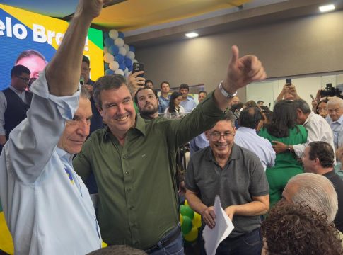 Prefeitos, vices e vereadores prestigiam filiação de Paulo Corrêa ao PL