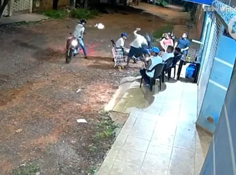 Motociclista atira contra grupo de pessoas no Jardim Canguru