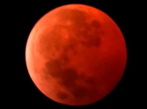 ‘Lua de Sangue’: eclipse lunar acontece nesta terça e será visível em parte do Brasil